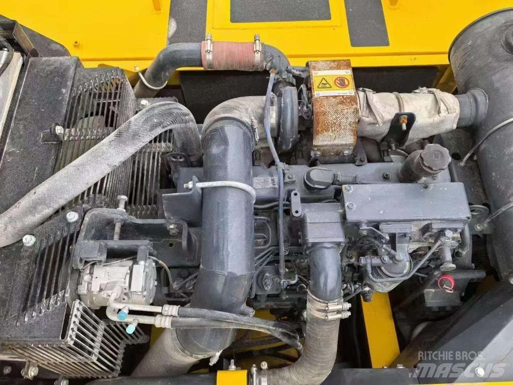 Komatsu PC 350 LC Pásová rýpadla