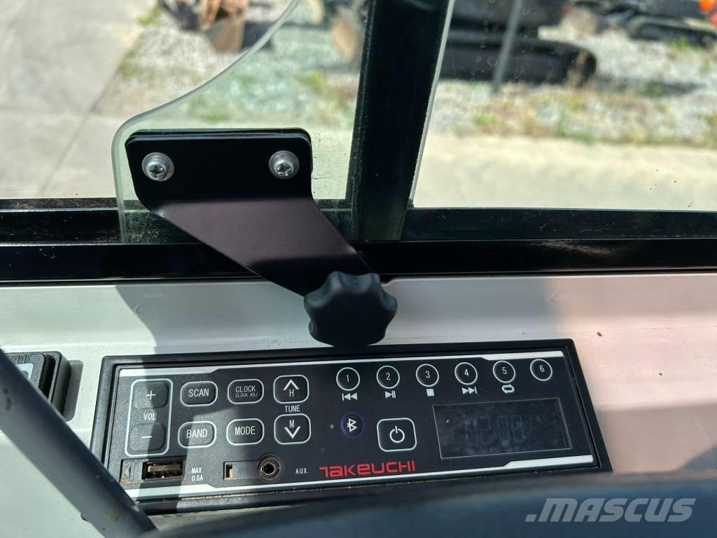 Takeuchi TB 216 Smykem řízené nakladače