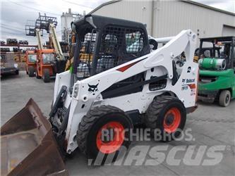 Bobcat S740 Smykem řízené nakladače