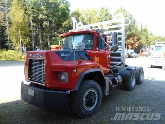 Mack RB 688 S Tahače