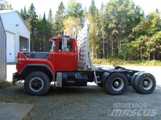 Mack RB 688 S Tahače