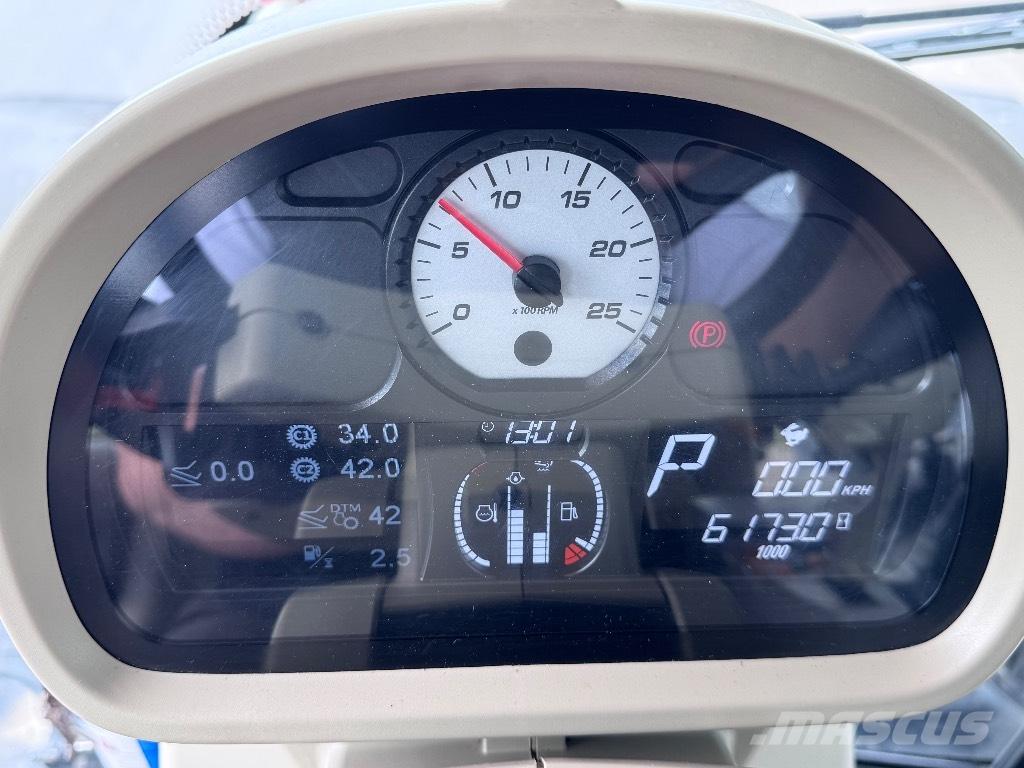 Massey Ferguson 7726 Traktory