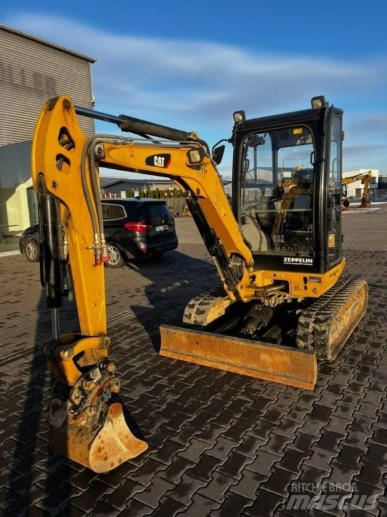 CAT 302.7 DCR Mini rýpadla < 7t