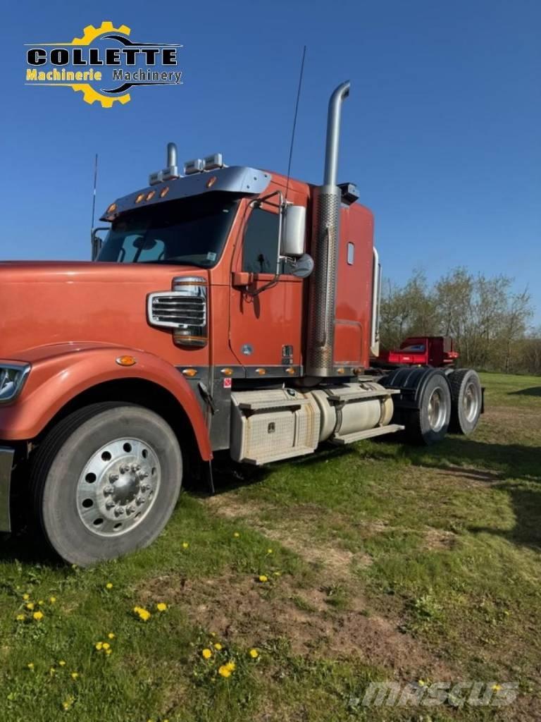 Freightliner 122 SD Tahače