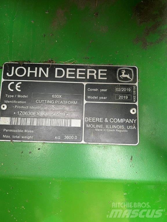 John Deere T 670HM Sklízecí mlátičky