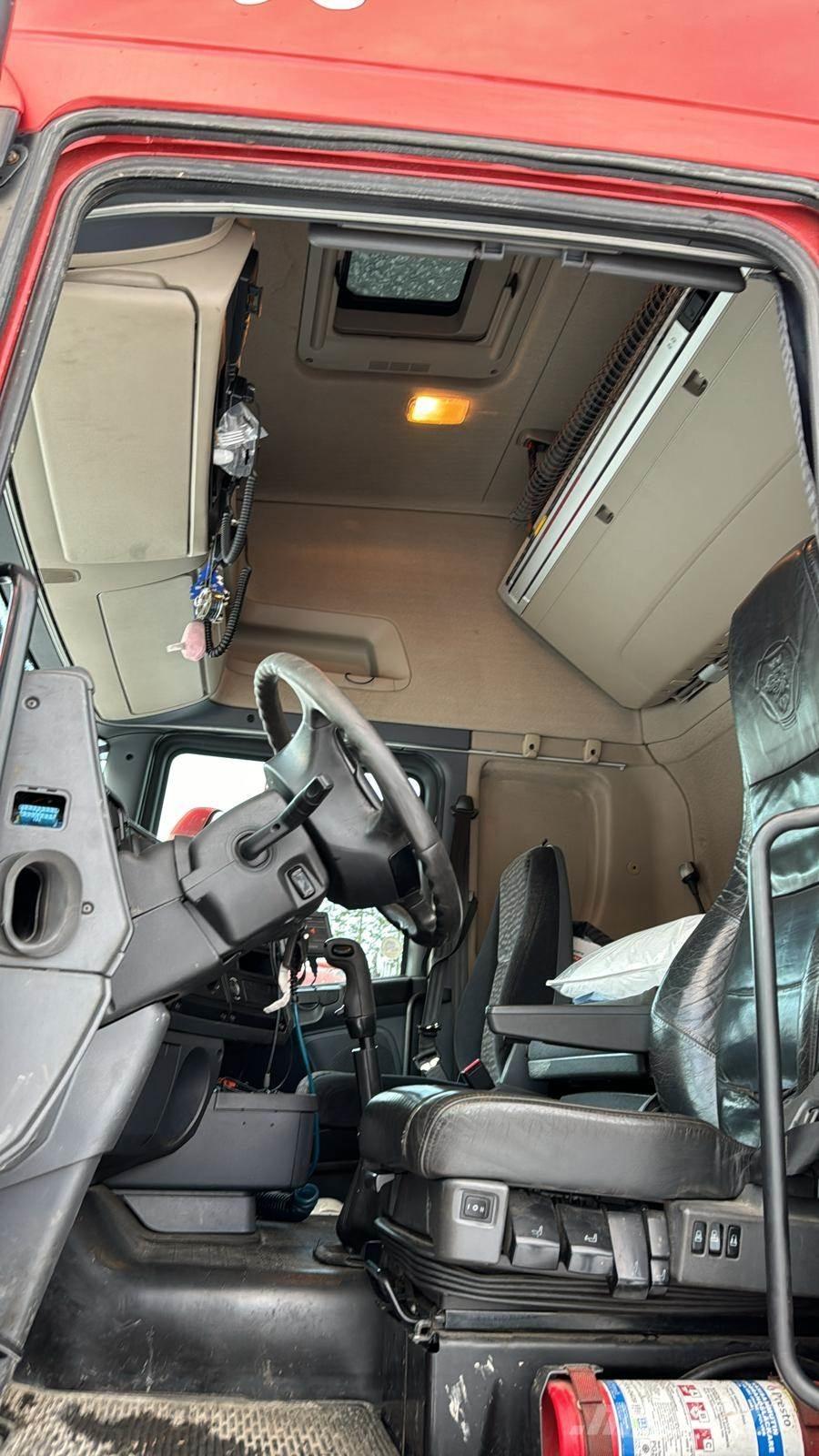 Scania R560 Vozy na dřevní štěpku