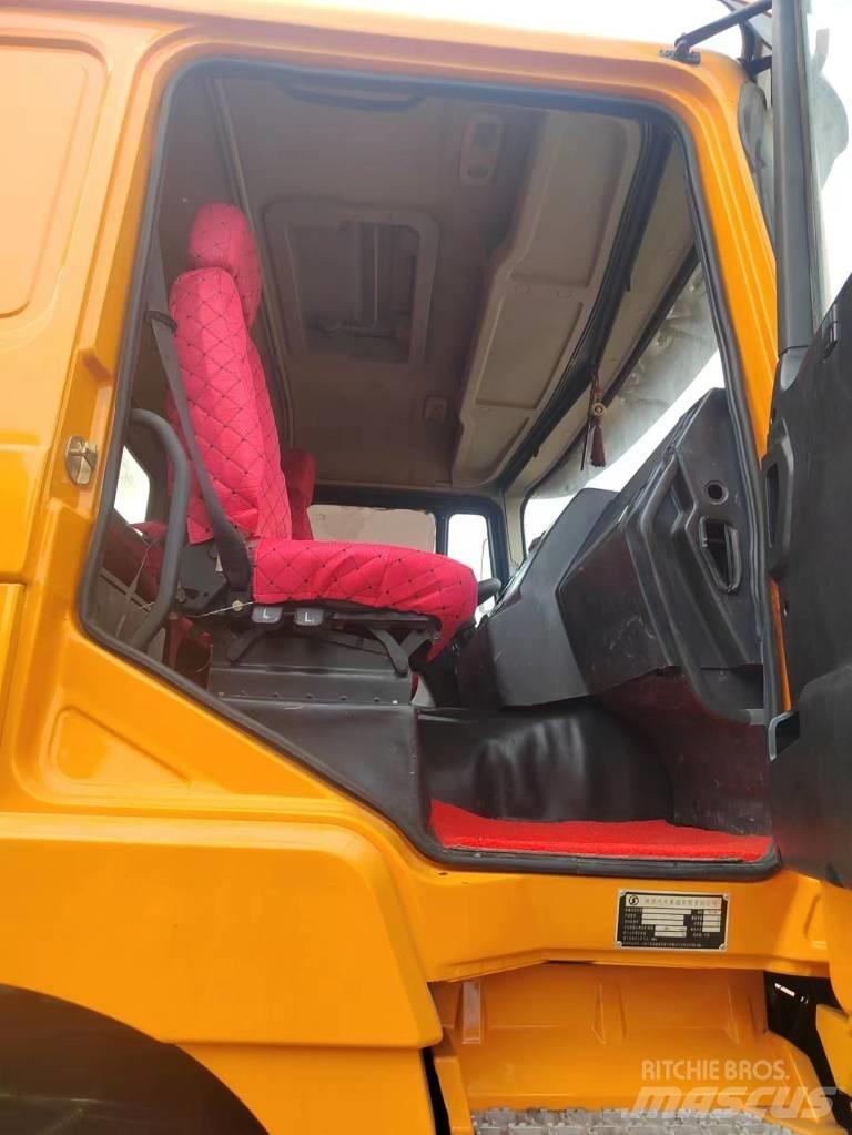 Shacman F3000 6X4 Sklápěče