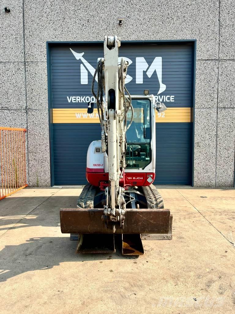 Takeuchi TB 235 Mini rýpadla < 7t