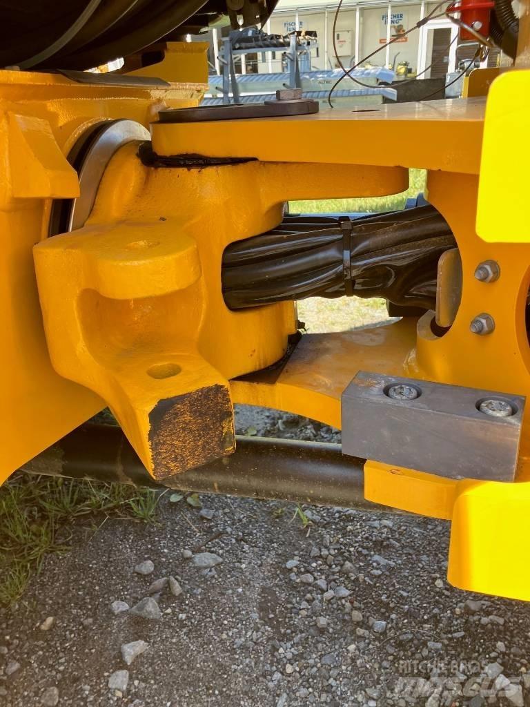 JCB TM 220 Kolové nakladače