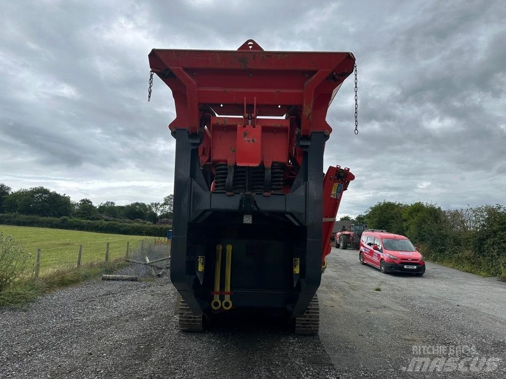 Sandvik QJ 241 Mobilní drtiče
