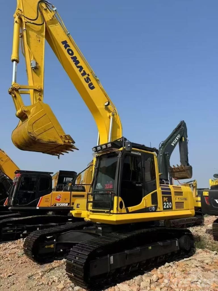Komatsu PC 220 Pásová rýpadla