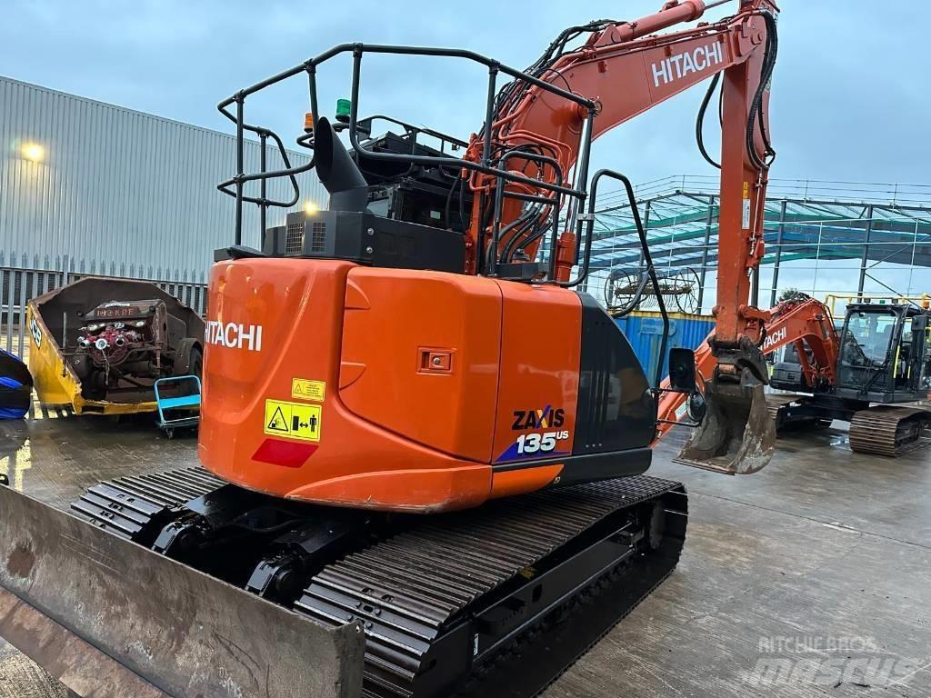 Hitachi ZX 135 US-6 Pásová rýpadla