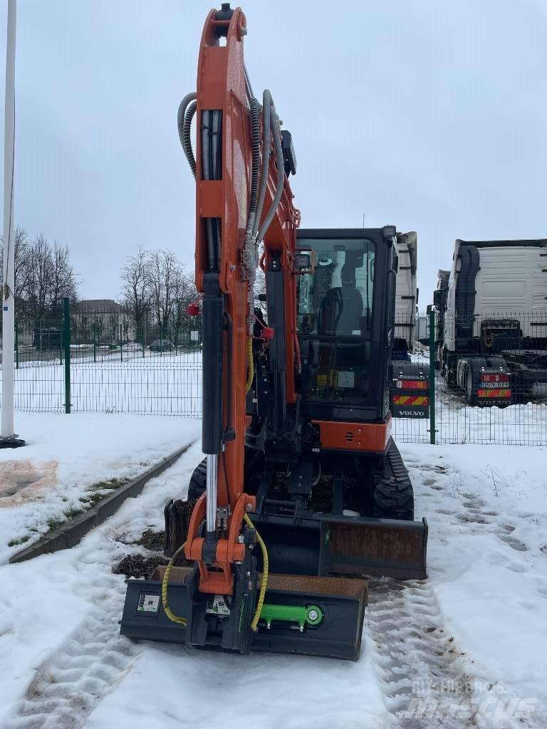 Hitachi ZX 38 U-6 Mini rýpadla < 7t