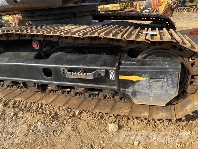 Hitachi ZX210 Pásová rýpadla