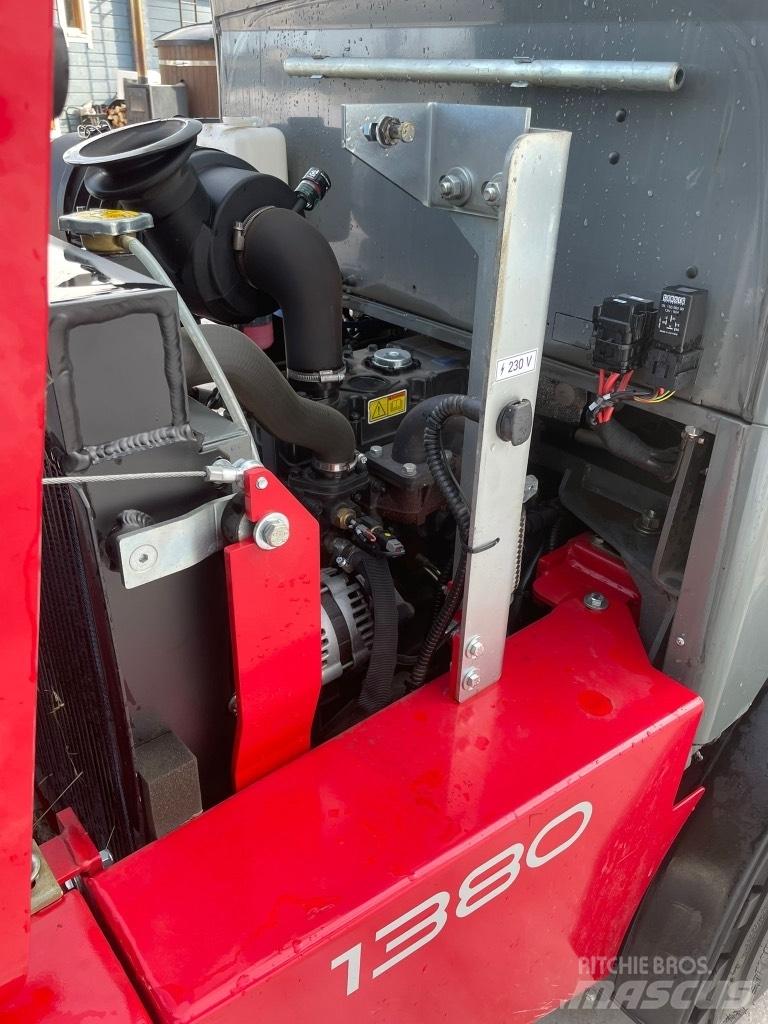 Weidemann 1380 Víceúčelové nakladače