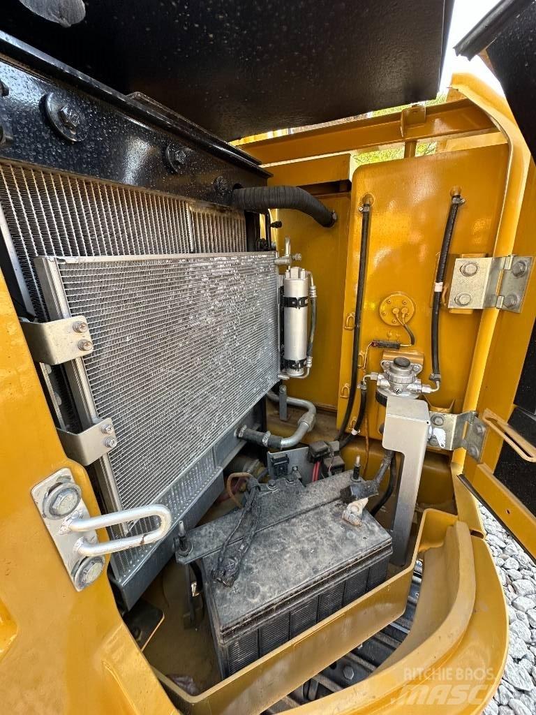 CAT 308 E Pásová rýpadla
