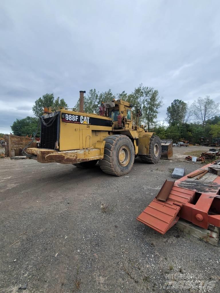 CAT 988 F Kolové nakladače