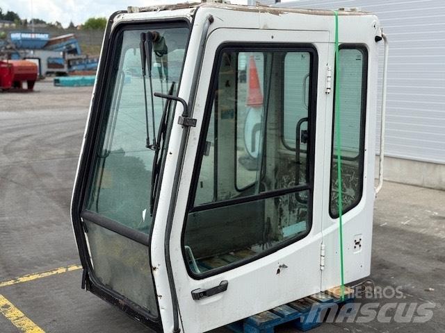 Liebherr CAB SERIE B Kabiny a interiér