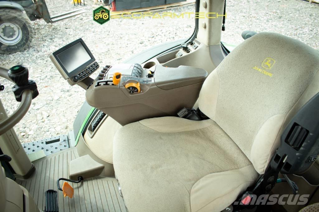 John Deere 8370 R Traktory