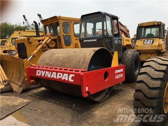 Dynapac CA251D Tahačové válce