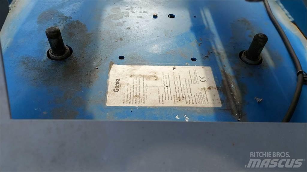 Genie GS2046 Nůžková zvedací plošina