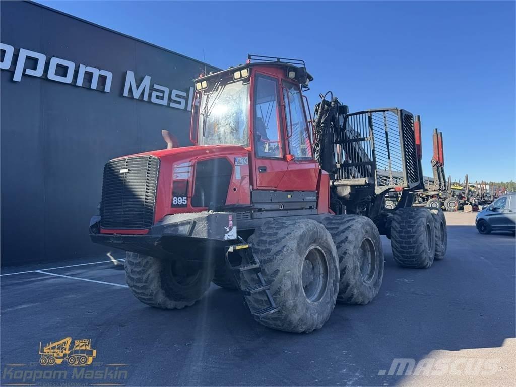 Komatsu 895 Vyvážecí traktory