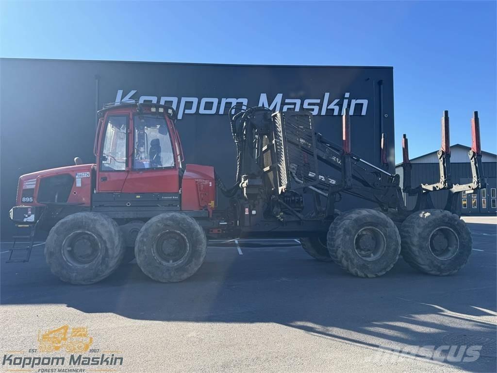 Komatsu 895 Vyvážecí traktory