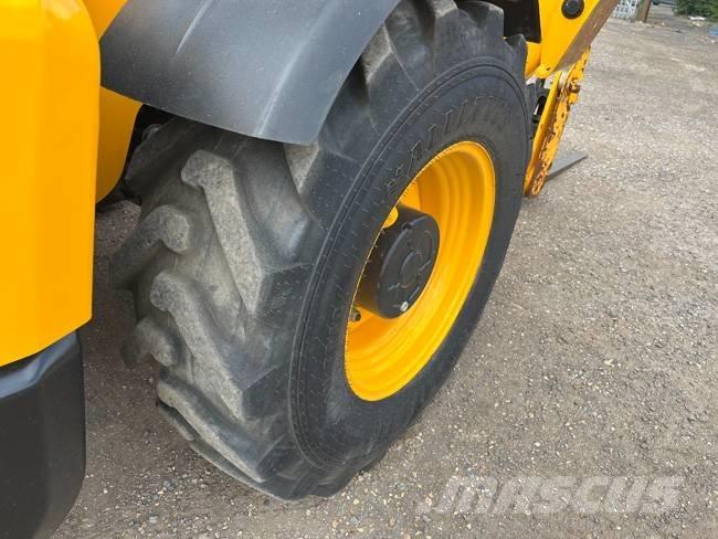 JCB 540-140 Teleskopické manipulátory