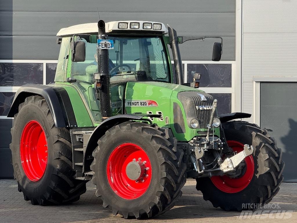 Fendt 820 Vario TMS Traktory