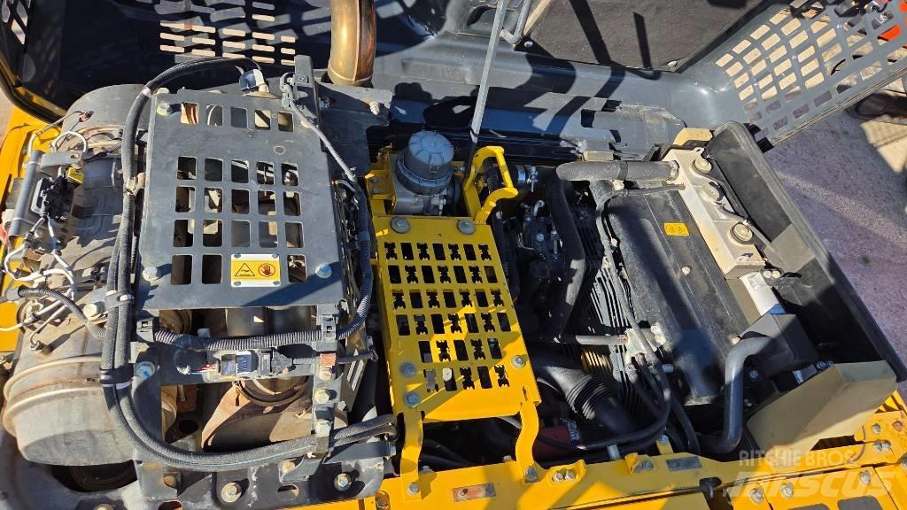 Komatsu PC 210 Pásová rýpadla