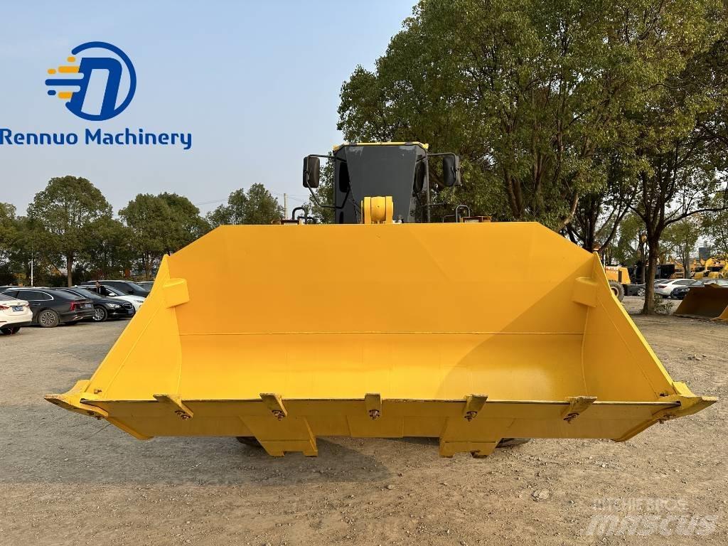 Komatsu WA380 Kolové nakladače