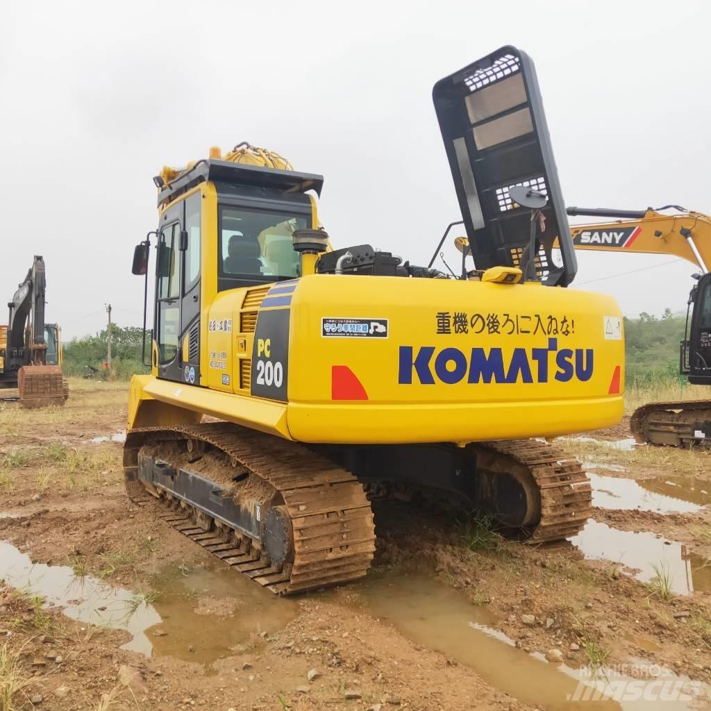 Komatsu PC200-8 Pásová rýpadla