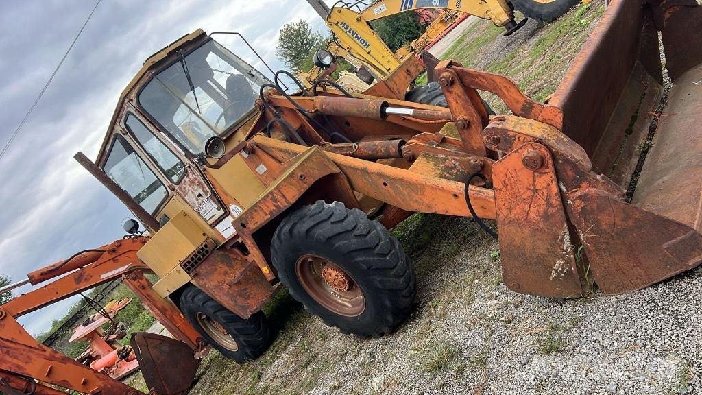 Schaeff SKB 800 Podvozky a zavěšení kol