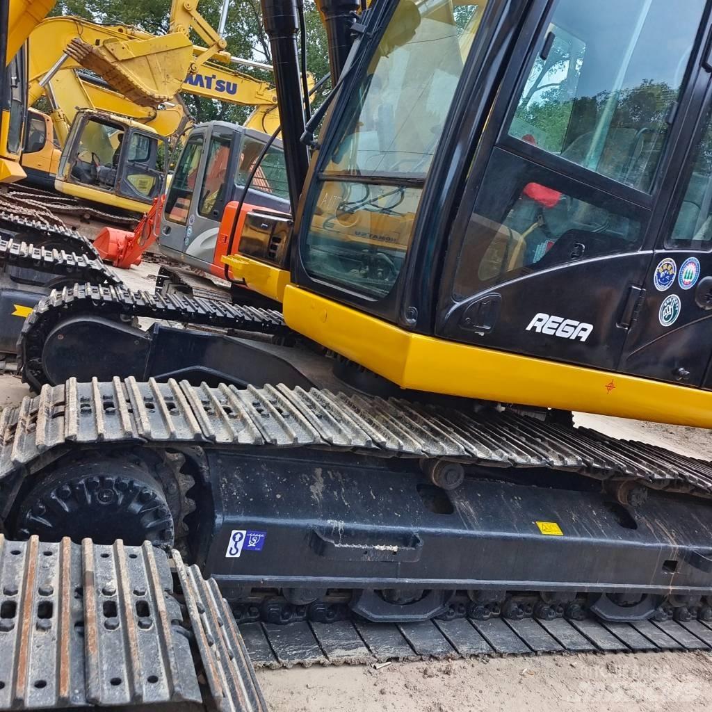 CAT 323 D Pásová rýpadla