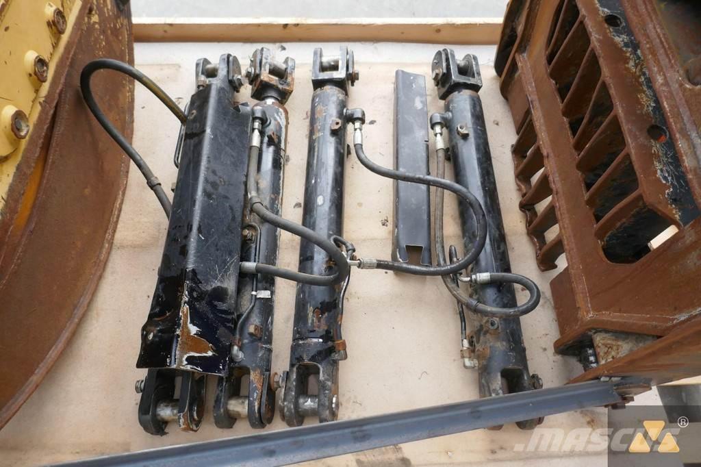 CAT 525D Grapple Doprava – ostatní