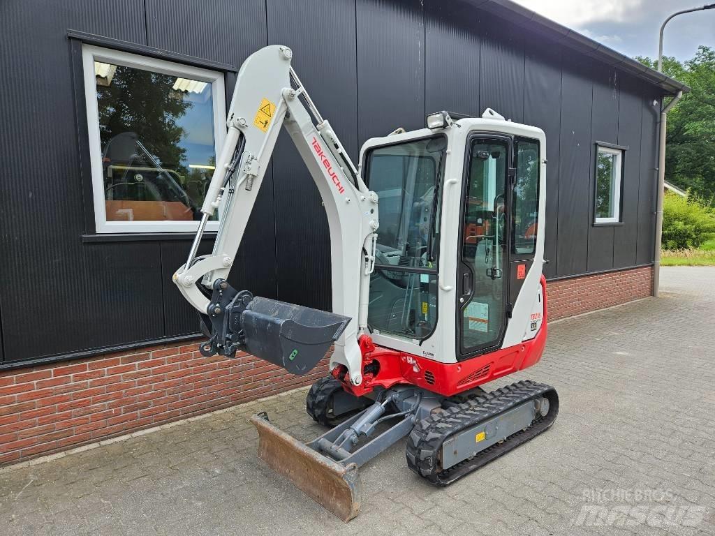 Takeuchi TB 216 Mini rýpadla < 7t