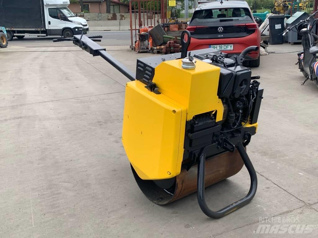 Mecalac MBR 71 Vlečné vibrační válce