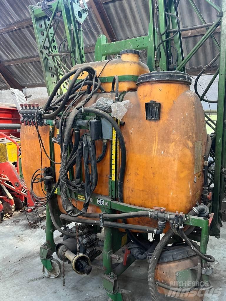 Amazone UF 1200 Nesené postřikovače