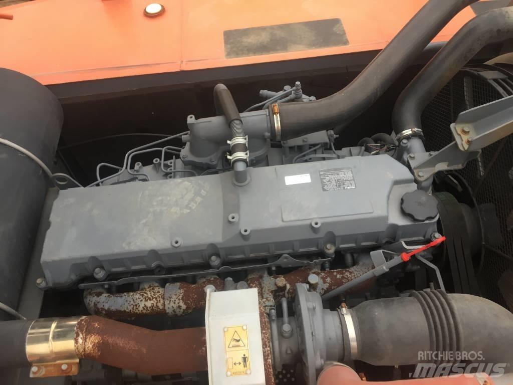 Hitachi ZX 350 Pásová rýpadla