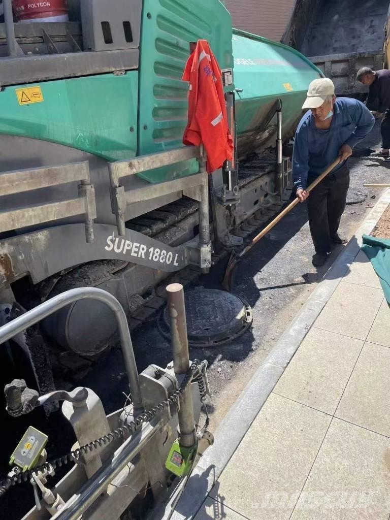 Vögele Super 1880L Finišery