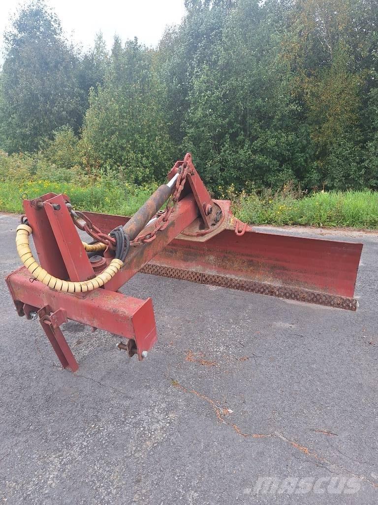 Vama 300 Tažené radlice