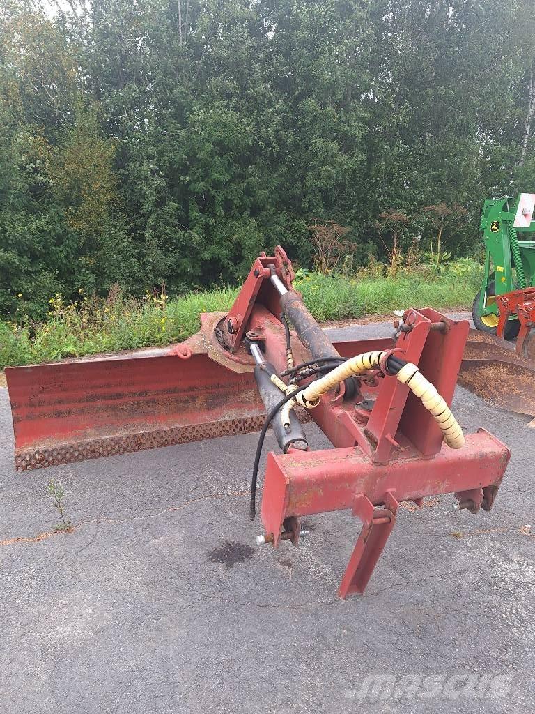 Vama 300 Tažené radlice