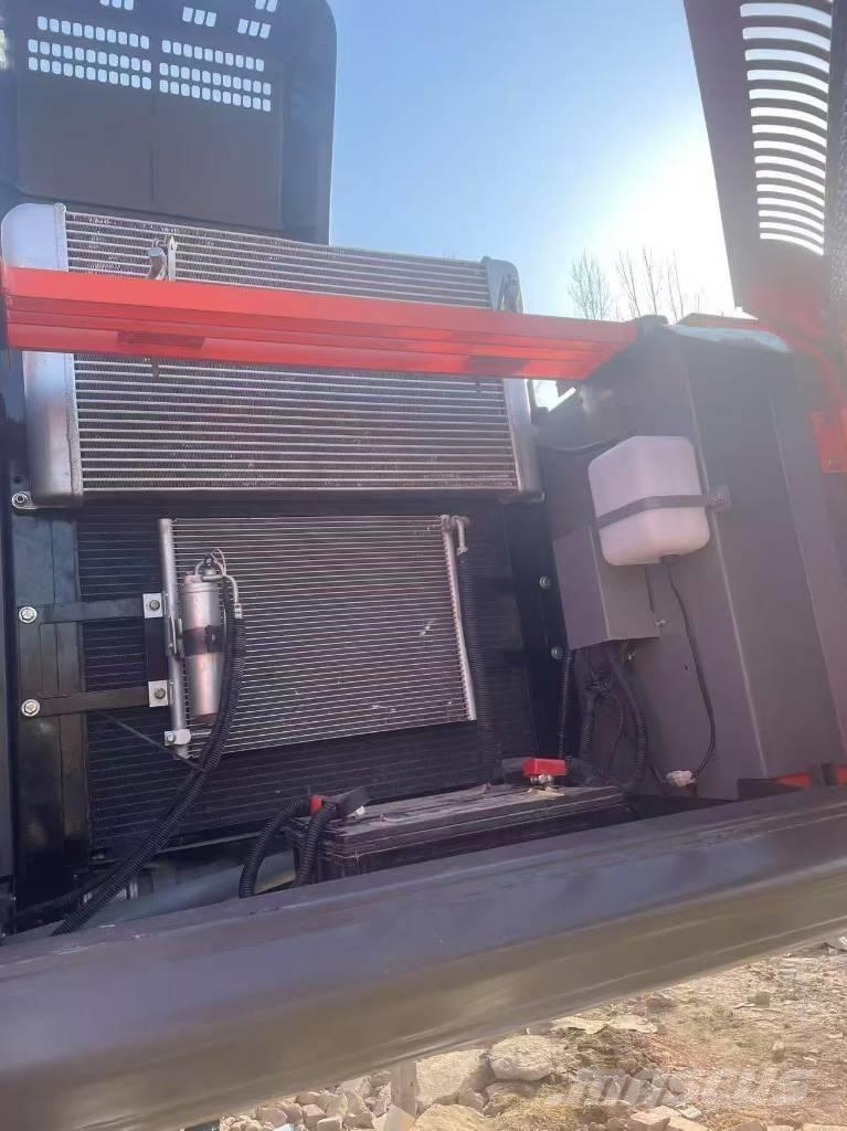 Hitachi ZX 350 Pásová rýpadla