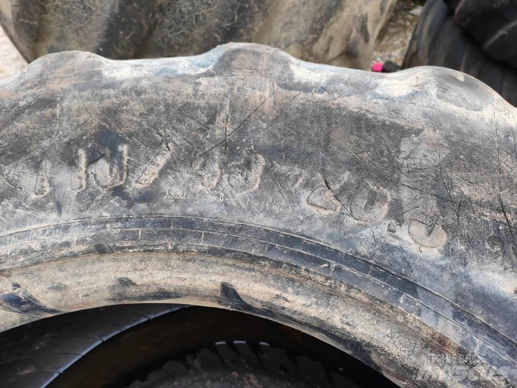 Nokian 710/45R26,5 Pneumatiky, kola a ráfky