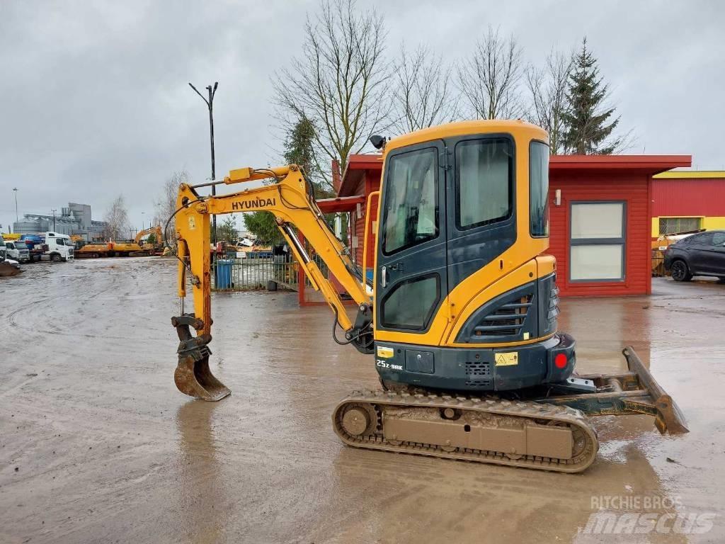 Hyundai R25Z-9AK Mini rýpadla < 7t