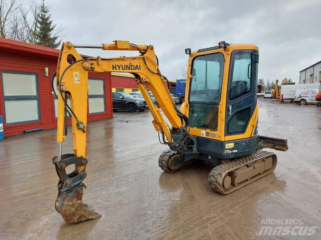 Hyundai R25Z-9AK Mini rýpadla < 7t
