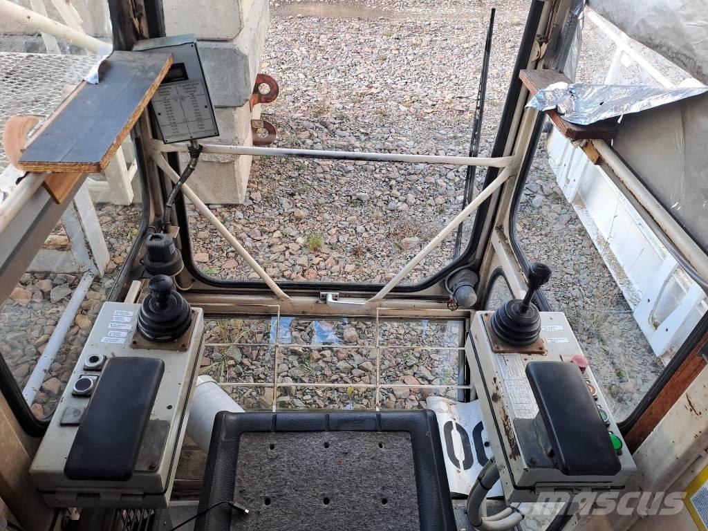 Liebherr 71 EC Stavební jeřáby