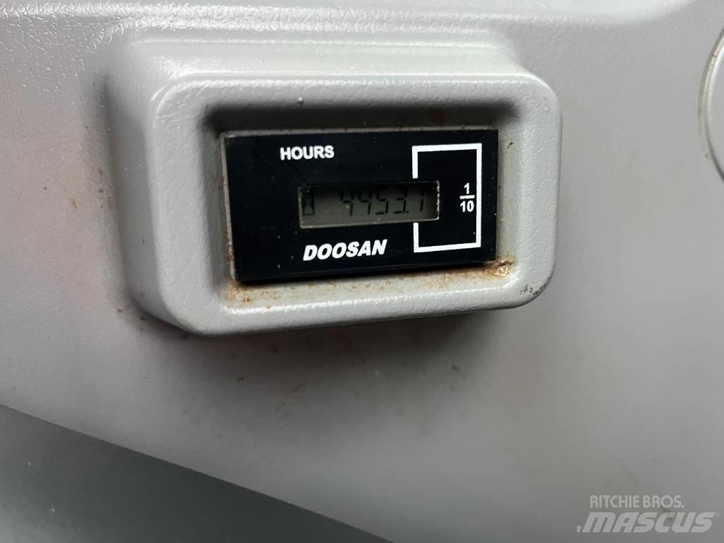 Doosan DX 140 LCR-5 Pásová rýpadla