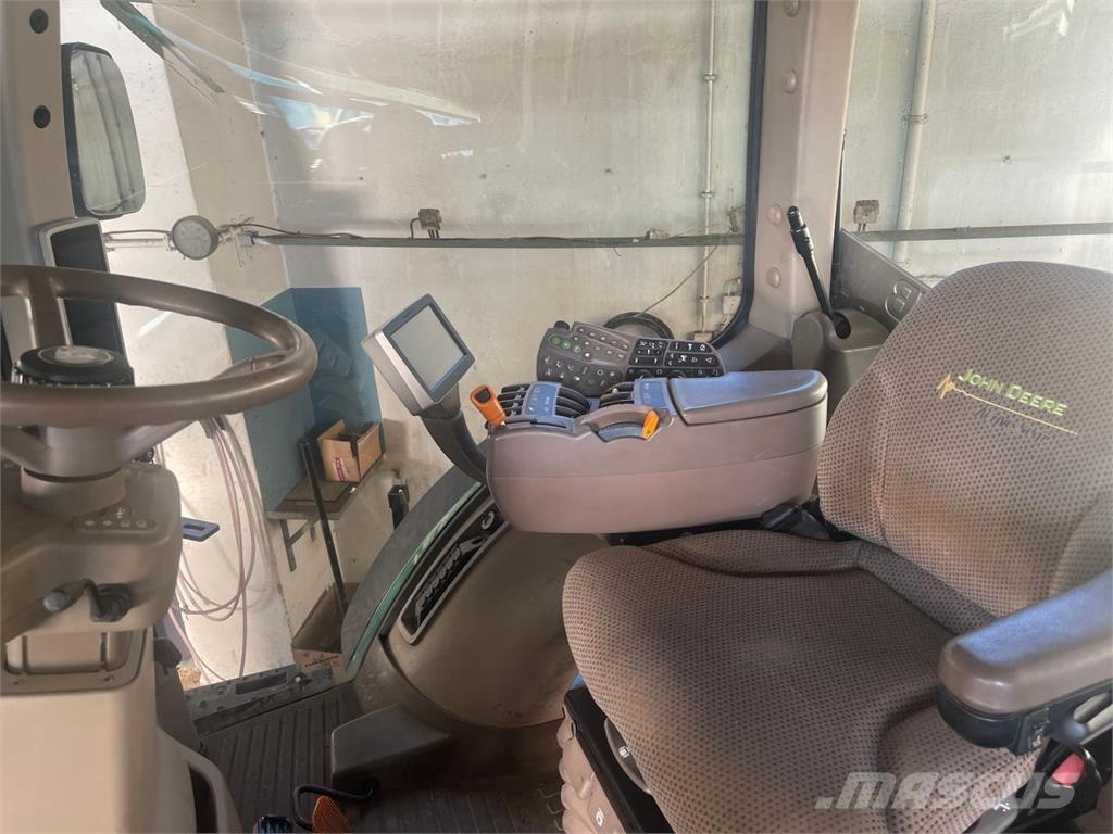 John Deere 7230 R Traktory