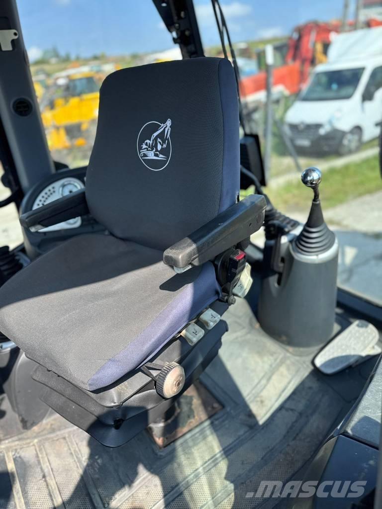 JCB 3CX Rýpadlo-nakladače